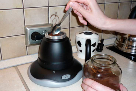 Как варить кофе в кофеварке?